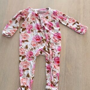 Posh Peanut Pink Floral Ruffle Footie 0-3m